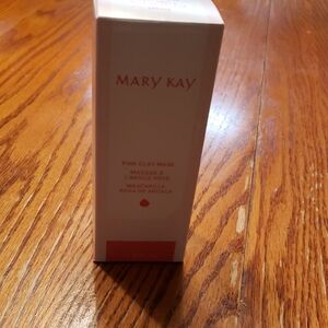 Mary Kay Pink Clay Mask in White Box